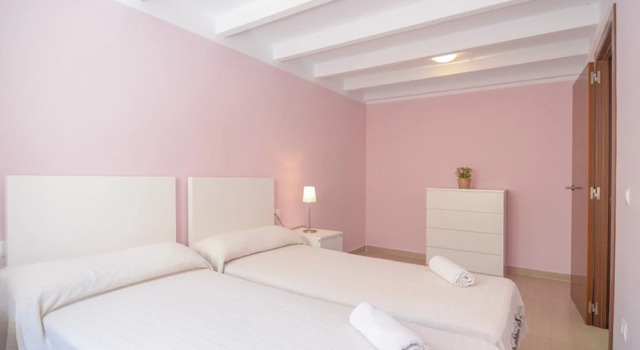 Bungalow - 4 Bedrooms with Pool and WiFi - 104998