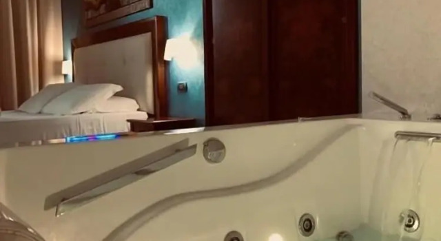 Полулюкс Hotel Flora