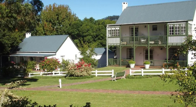 Четырёхместный номер Standard Belvidere Manor Lagoonside Cottages