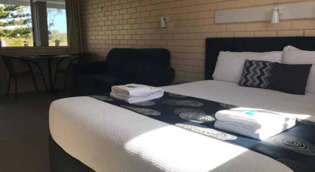 Edgewater Motel
