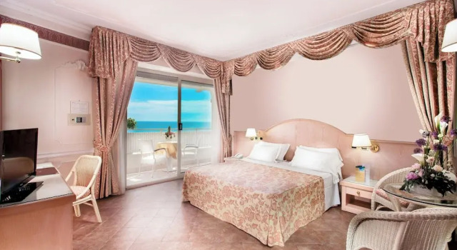Двухместный номер Comfort с балконом и с видом на море Hotel Gambrinus