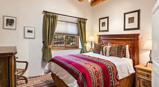 Коттедж Amor - Historic Adobe in the Heart of The Railyard and Downtown Santa Fe, Hot Tub