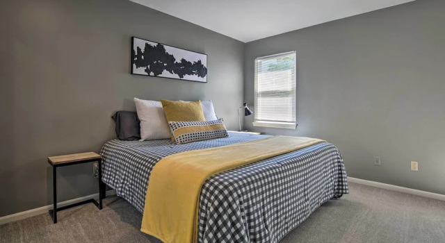 Апартаменты Modern Townhome w/ Fireplace: Near Stoll Park