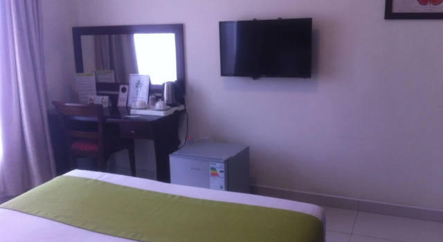 Cycad Palm Guest House, Book Pension Hoteller i Central District med pool, Swimmingpool