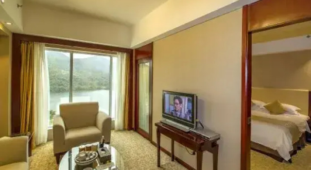 Двухместный люкс Business East Lake International Hotel