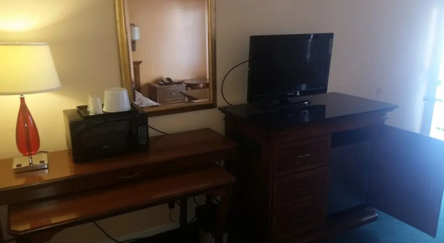 Shasta Lodge