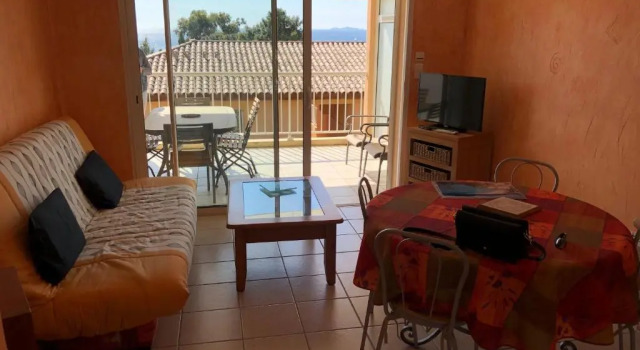 PORTICCIO, AGOSTA PLAGE vue mer pour 6 p, 2 ch, PROMO 7 nuits, Varaa Hotelli Porticcio 