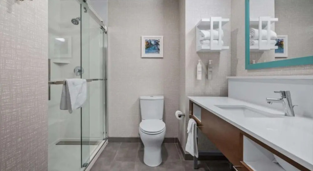 Четырёхместный номер Standard с частичным видом Hampton Inn Morro Bay