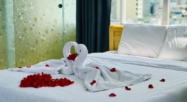 Люкс с видом на город 99 Bui Vien Hotel