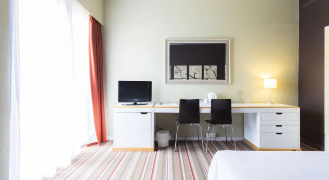 Hamptons Hotel Namur, Забронировать Отель Отели провинции Намюра с парковкой, Парковка