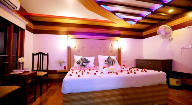 Люкс Kerala Nature Houseboat by Coco floatel