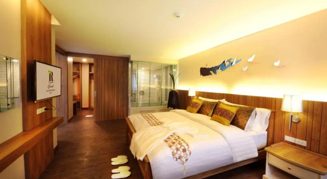 Полулюкс Grand Ratchapruek Hotel