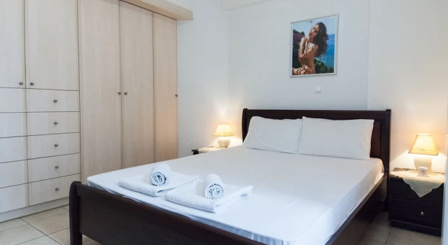 Scenic Balcony Apt in Vibrant Petralona