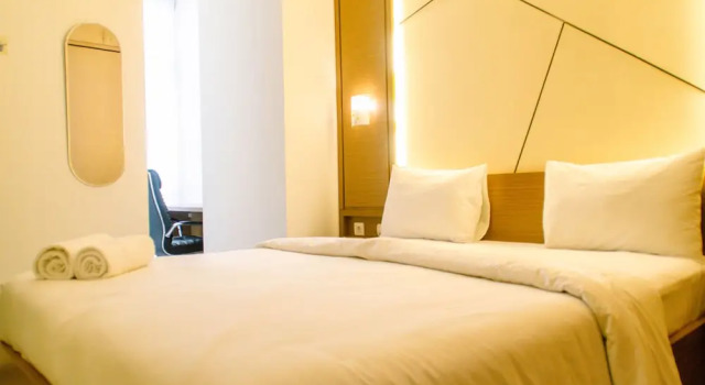 Elegant and Comfy 3Br at Sudirman Suites Apartment, Book Apartment Hotels in Jakarta with a Pool, near Mulia Tower, Swimming Pool