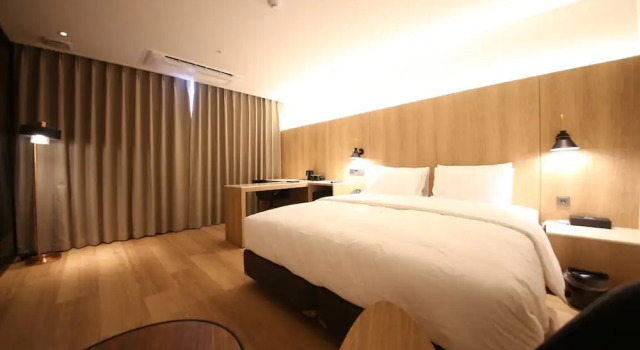 True Hotel