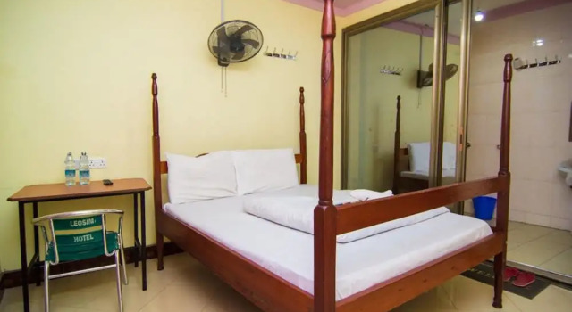 Leosim Hotel, Book Hotel 3-stjernede hoteller i Pakwach, 3*