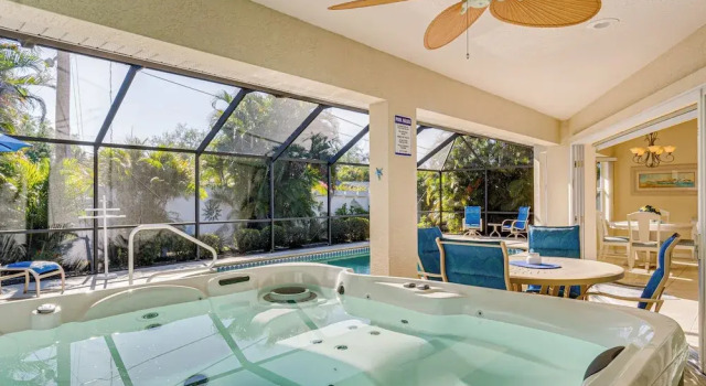 Коттедж Beachy Port Charlotte Home w/ Hot Tub & Pool!