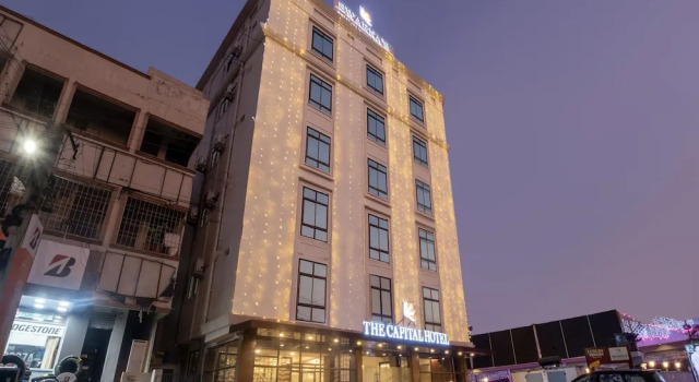 Monday Hotels - Swarna's The Capital, Rezerwuj Hotel Hotele w Andhra Pradesh z parkingiem, Parking