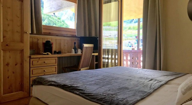 Shatush Hotel