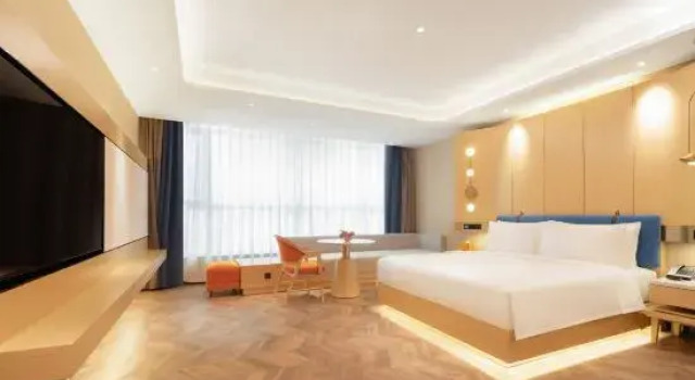 Люкс Grand Handan East Station Cloud Hotel (Wanxianghui Branch)