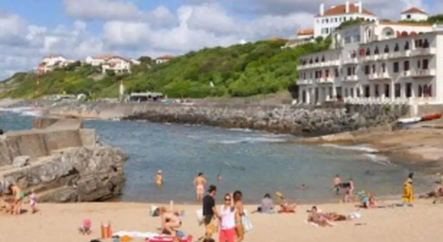 La Maison D'amatxi, a 150m de la Plage, Réserver Hôtel Hôtels à Aquitaine avec parking, Parking