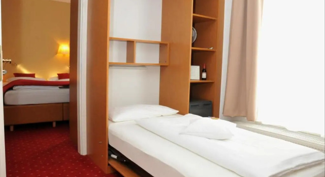 Трёхместный номер Comfort City-Hotel Am Wasserturm Halle