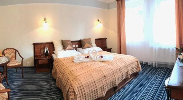 Spa & Wellness Hotel Harmonie, Забронировать Курортный отель Отели Мареанске-Лазне с парковкой, рядом с Colonnade by the Singing Fountain, Парковка