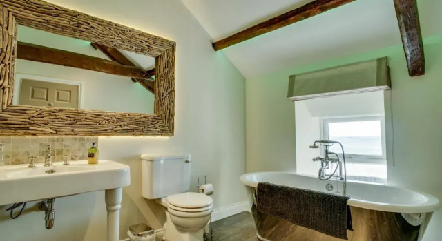 Люкс Deluxe Shore Hotel
