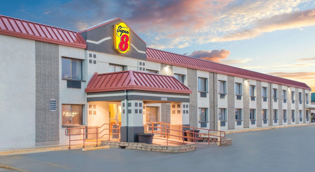Super 8 by Wyndham Marshalltown, Varaa Mini-hotelli Marshalltown Iowa
