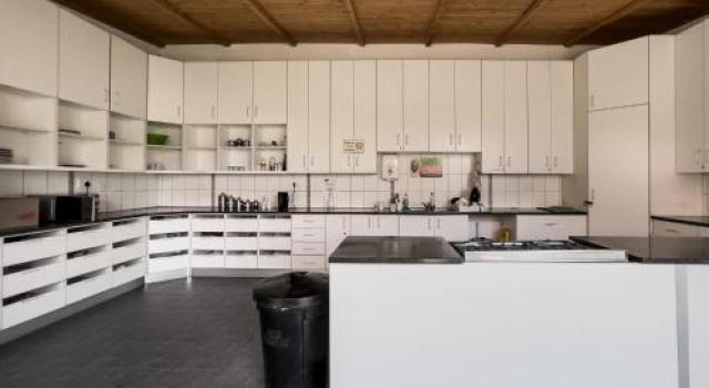 Chameleon Backpackers & Guesthouse