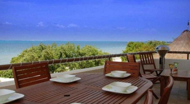 Isla Mujeres Style Spacious Oceanfront 3bd 2bth Villa Private Beach Outdoor Pool TOP AMENITIES, Prenota Villa Isla Mujeres Quintana Roo