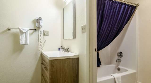Номер Deluxe Americas Best Value Inn & Suites Ft Collins E at I-25
