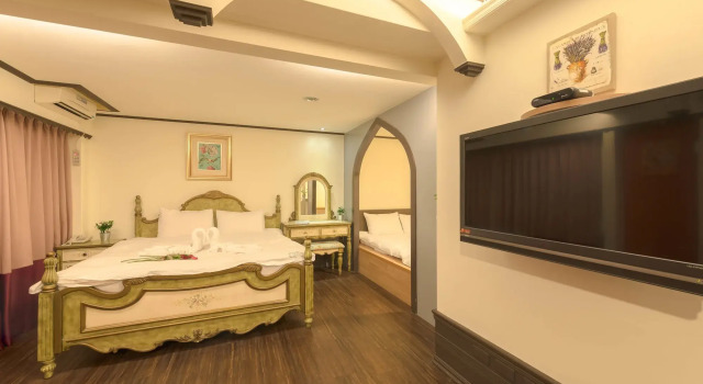 Hotel Elizabeth, Varaa Hotelli West District 