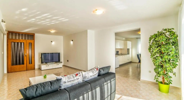 Apartments Ori, Забронировать Апартаменты/квартира Пула Pula Riviera, рядом с Пляж в бухте Гортанова