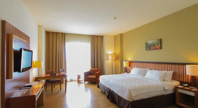 Номер Deluxe Swiss-Belhotel Maleosan Manado