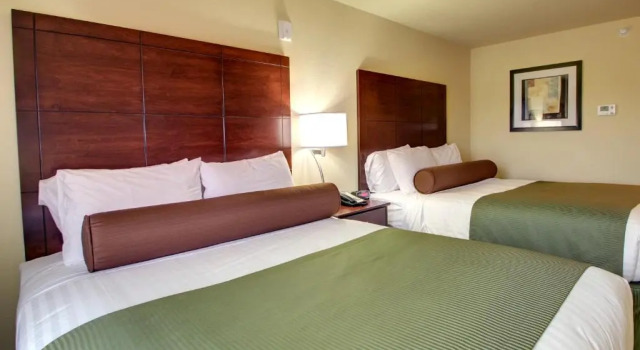 Standard Vierer Zimmer Stanton Inn & Suites