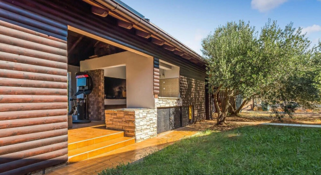Beautiful Home in Ivinj With Sauna, Wifi and 5 Bedrooms, Забронировать Отель Езера Murter Island