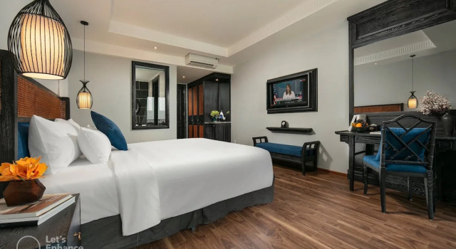Номер Deluxe с балконом и с видом на бассейн Shining Riverside Hoi An Boutique & Spa