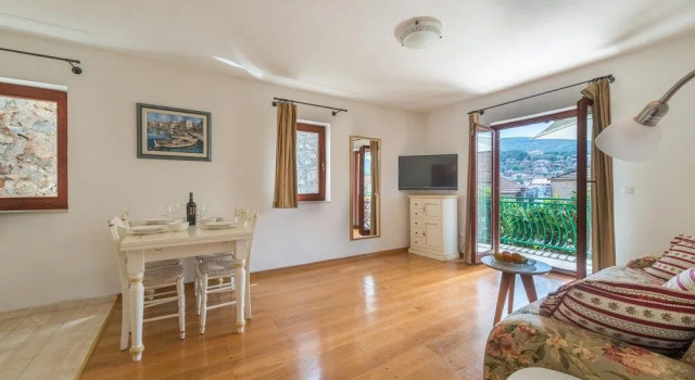 Aparthouse - Villa Napoleon, Prenota Villa Jelsa 