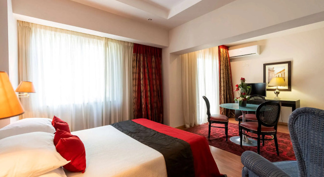 Двухместный полулюкс Best Western Plus Embassy Hotel