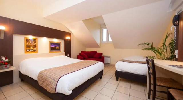 Трёхместный номер Standard Logis JumHotel