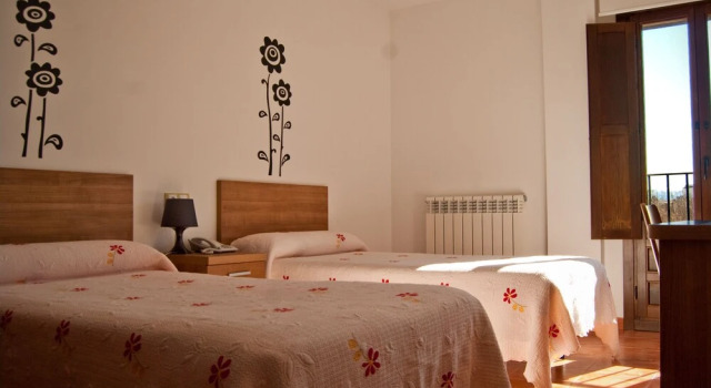 Hotel Molino Bajo, Book Hotel Hotels in Aragon with Parking, Parking