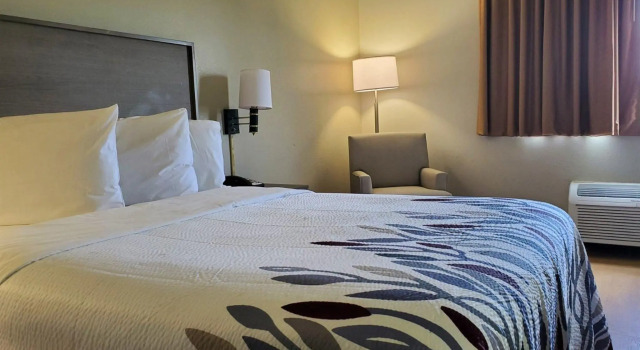 Двухместный номер Superior Red Roof Inn Martinsburg