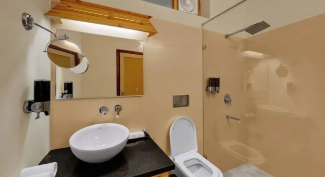 Двухместный номер Luxury с балконом и с видом на реку Tarangi Resort and Spa