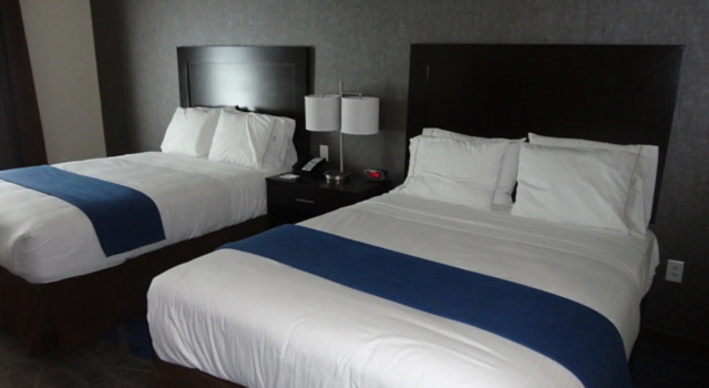 Четырёхместный номер Standard Holiday Inn Express & Suites - Kansas City KU Medical Center by IHG