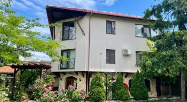 Vamabel House