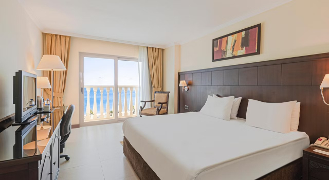 Номер Standard seafront Crowne Plaza Antalya by IHG