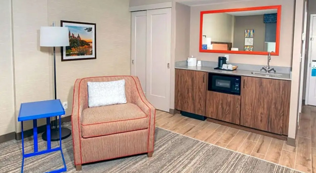 Студия Hampton Inn by Hilton Ottawa Airport