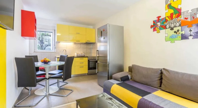 Sweet Escape, Prenota Hotel Splitska 
