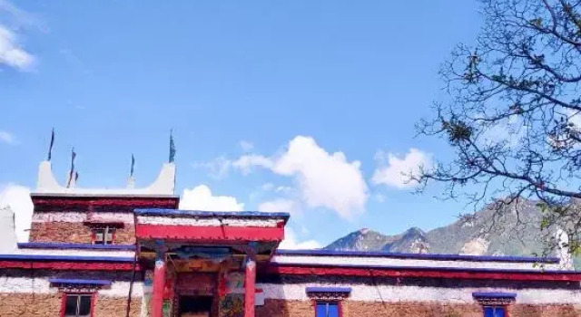Danba Dongyuan Homestay, Prenota Hotel Hotel a Danba con parcheggio, Parcheggio
